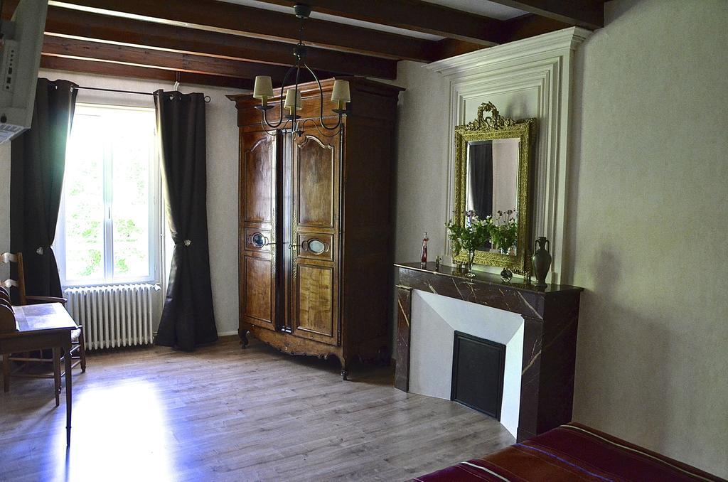 Le Vieux Noyer Bed and Breakfast Saint-Maurice-de-Tavernole Værelse billede